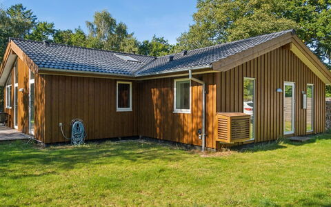 Ovine - 1.2Km to the Fjord: Legna, Mobilia, Appartamento, Camera, Soffitto, Color Legno, Sedia, Latifoglie, Vernice, Legname