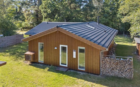 Ovine - 1.2Km to the Fjord: Legna, Mobilia, Appartamento, Camera, Soffitto, Color Legno, Sedia, Latifoglie, Vernice, Legname