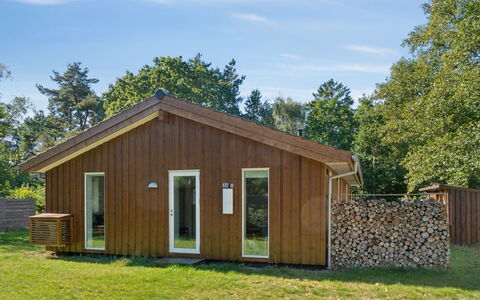 Ovine - 1.2Km to the Fjord: Legna, Mobilia, Appartamento, Camera, Soffitto, Color Legno, Sedia, Latifoglie, Vernice, Legname