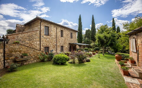 Maria Gabriella Holiday Home In Monticchiello: Villetta, Estate, Giardino, Backyard, Brick, Agriturismo, Landscaping, Villa, Casa Storica