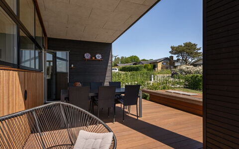 Karitte - 300M from the Sea: Legna, Casa, Portico, Deck, Latifoglie, Tetto, Color Legno, Pavimento In Legno, Eco Hotel