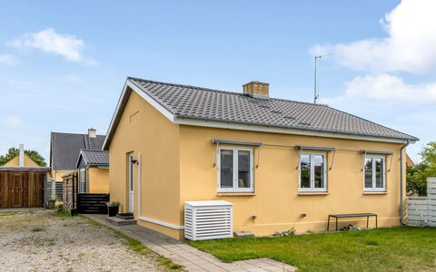 Alpi - 270M from the Sea: Legna, Mobilia, Appartamento, Camera, Soffitto, Color Legno, Sedia, Latifoglie, Vernice, Legname