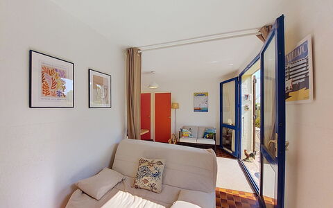 Le Barcarès 255: Mobilia, Interior Design, Pavimentazione, Pavimento, Legna, Camera, Divano, Soffitto, Soggiorno, Appartamento