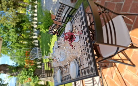 The Tuscan Retreat Spa: Mobilia, Sedia, Tavolo, Tavolo Esterno, Mobili Da Esterno, Ferro, Giardino, Cortile, Shade, Prato