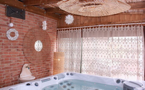 Holiday Home Croce With Spa: Interior Design, Mobilia, Pavimento, Pavimentazione, Camera Da Letto, Legna, Soffitto, Letto, Illuminazione, Camera