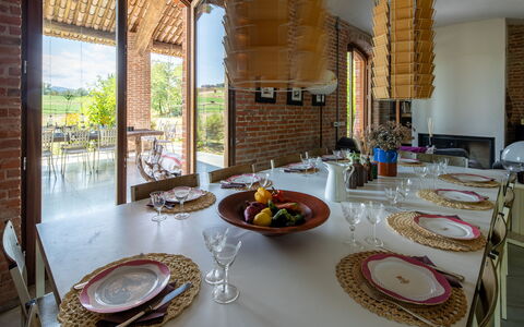 Villa Poggio Zucchino, Pool, Wellness, Piacenza: Mobilia, Brick, Interior Design, Muratura, Tavolo, Sedia, Cucina & Sala Da Pranzo Tavolo, Ristorante, Soffitto, Sala Da Pranzo