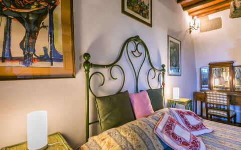 Ridaldi: Camera Da Letto, Interior Design, Mobilia, Letto, Lenzuolo, Bedding, Illuminazione, Soffitto, Telaio Del Letto, Cornice