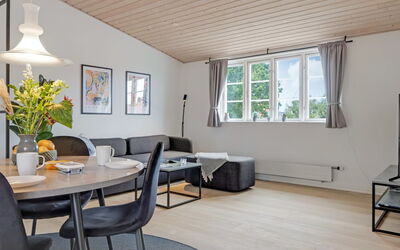 Edel - 250M from the Sea