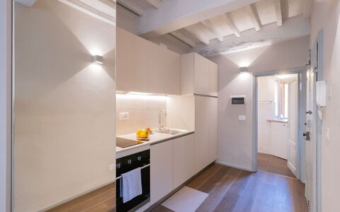 Guelfa 60: Interior Design, Pavimentazione, Legna, Soffitto, Pavimento, Apparecchio Major, Camera, Illuminazione, Cucina, Casa