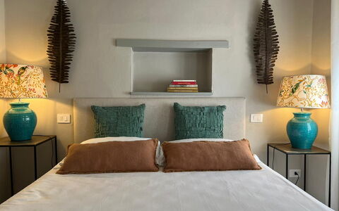 Guelfa 60: Mobilia, Letto, Interior Design, Camera Da Letto, Bedding, Parete, Lenzuolo, Cuscino, Biancheria, Camera