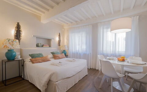 Guelfa 60: Interior Design, Mobilia, Letto, Camera Da Letto, Parete, Pavimentazione, Pavimento, Soffitto, Camera, Bedding
