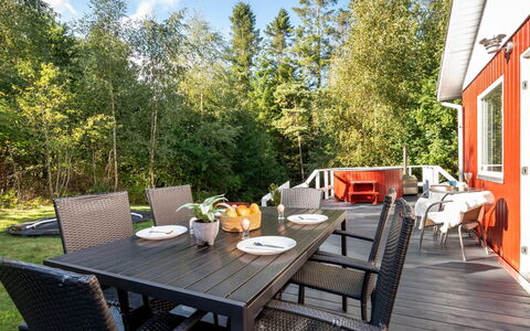 Winder - 925M from the Sea: Legna, Casa, Portico, Deck, Latifoglie, Tetto, Color Legno, Pavimento In Legno, Eco Hotel