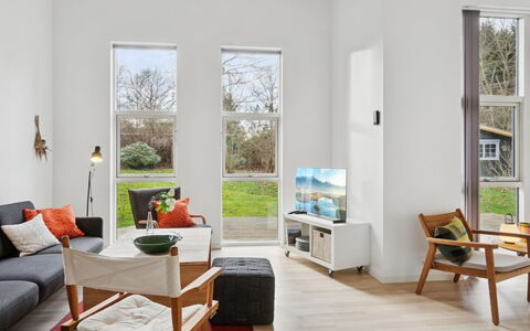 Erikke - 575M from the Sea: Legna, Mobilia, Appartamento, Camera, Soffitto, Color Legno, Sedia, Latifoglie, Vernice, Legname