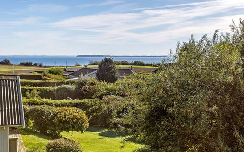 Quanna - 450M from the Sea: Villetta, Backyard, Cortile, Edifici Giardino, Capannone, Raccordo, Mobili Da Esterno, Log Cabin, Struttura Esterna, Baracca