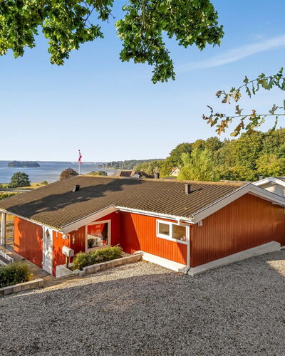 Senni - 800M from the Sea