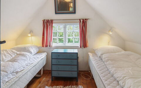 Thorfrid - 1Km from the Sea: Legna, Letto, Camera Da Letto, Interior Design, Soffitto, Mobilia, Pavimento, Bedding, Telaio Del Letto, Lenzuolo