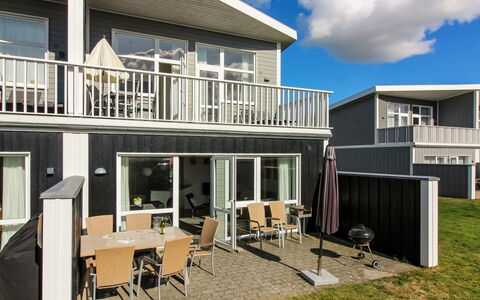 Syriel - 700M from the Sea: Tetto, Casa, Casa, Villetta, Porta, Raccordo, Deck, Portico, Plank, Latifoglie