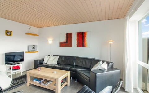 Syriel - 700M from the Sea: Tetto, Casa, Casa, Villetta, Porta, Raccordo, Deck, Portico, Plank, Latifoglie