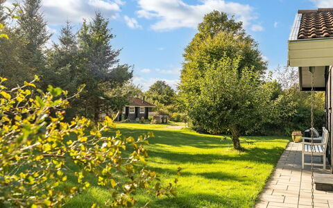 Inola - 3.5Km from the Sea: Blu, Arbusto, Villetta, Groundcover, Giardino, Estate, Shade, Landscaping, Agriturismo, Eco Hotel