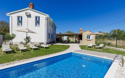 Villa Accordia: Geografia Montane, Neve, Montagna, Cittadina, Inverno, Catena Montuosa, Geomorfologia Glaciale, Congelamento, Hill Station, Pendenza