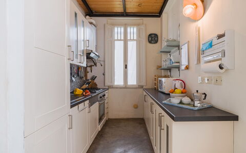 Onda Loft: Cucina, Elettrodomestico Da Cucina, Controsoffitto, Cabinetry, Apparecchio Major, Interior Design, Legna, Pavimentazione, Lavandino Della Cucina, Soffitto
