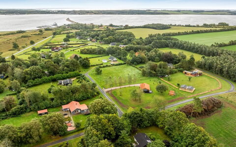 Velika - 300M to the Fjord: Villetta, Backyard, Cortile, Edifici Giardino, Capannone, Raccordo, Mobili Da Esterno, Log Cabin, Struttura Esterna, Baracca