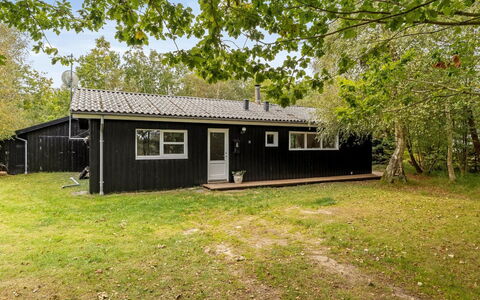 Ingamaj - 4Km from the Sea: Villetta, Backyard, Cortile, Edifici Giardino, Capannone, Raccordo, Mobili Da Esterno, Log Cabin, Struttura Esterna, Baracca