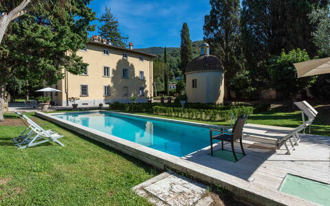 Villa Tambellini De Fondra: Casa, Estate, Giardino, Landscaping, Piscina, Hacienda, Cortile, Prato, Shade, Backyard