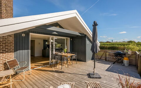 Thamina - 200M to the Fjord: Casa, Tetto, Casa, Porta, Villetta, Shade, Giardino, Groundcover, Portico, Cortile