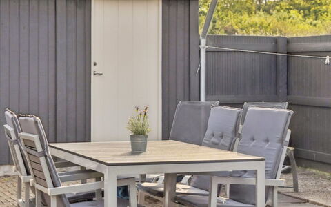 Hannah - 200M from the Sea: Casa, Casa, Porta, Tetto, Villetta, Estate, Giardino, Shade, Raccordo, Cortile