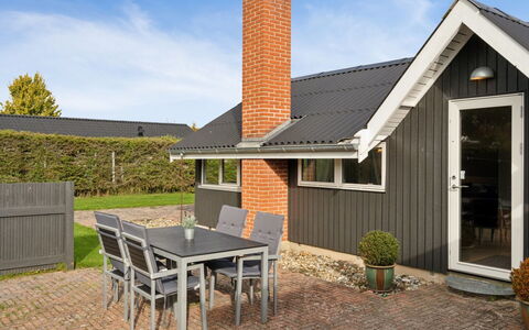 Hannah - 200M from the Sea: Casa, Casa, Porta, Tetto, Villetta, Estate, Giardino, Shade, Raccordo, Cortile
