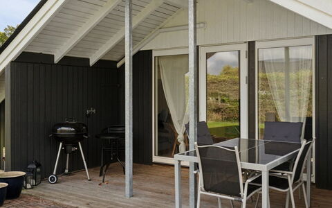 Hannah - 200M from the Sea: Casa, Casa, Porta, Tetto, Villetta, Estate, Giardino, Shade, Raccordo, Cortile
