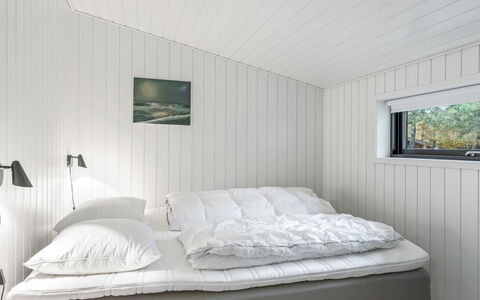 Sofija - from the Sea: Camera Da Letto, Legna, Soffitto, Interior Design, Letto, Lenzuolo, Pavimentazione, Bedding, Pavimento, Telaio Del Letto