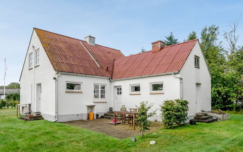 Kätlin - 900M from the Sea: Legna, Mobilia, Appartamento, Camera, Soffitto, Color Legno, Sedia, Latifoglie, Vernice, Legname