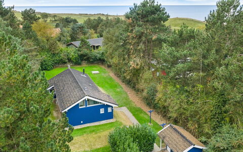 Ellinor - 190M from the Sea: Tetto, Casa, Casa, Villetta, Porta, Raccordo, Deck, Portico, Plank, Latifoglie