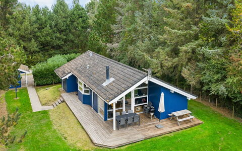Ellinor - 190M from the Sea: Tetto, Casa, Casa, Villetta, Porta, Raccordo, Deck, Portico, Plank, Latifoglie