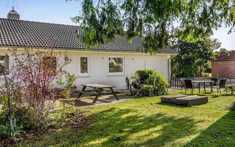 Ritha - 30Km from the Sea: Villetta, Backyard, Cortile, Edifici Giardino, Capannone, Raccordo, Mobili Da Esterno, Log Cabin, Struttura Esterna, Baracca