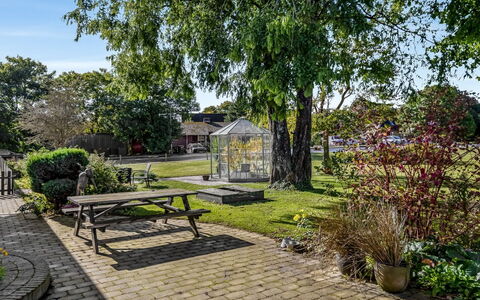 Ritha - 30Km from the Sea: Villetta, Backyard, Cortile, Edifici Giardino, Capannone, Raccordo, Mobili Da Esterno, Log Cabin, Struttura Esterna, Baracca