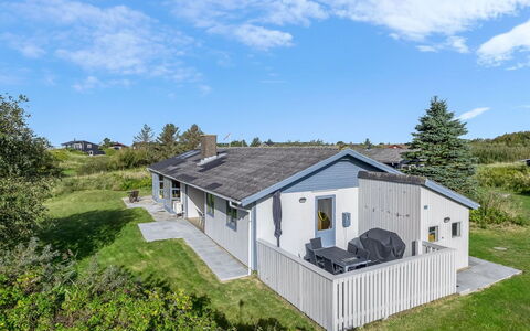 Skoge - 900M from the Sea: Costruzione, Casa, Finestra, Casa, Tetto, Zona Residenziale, Arbusto, Villetta, Lotto