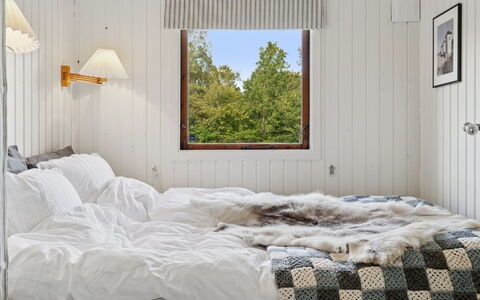 Baarde - 1.2Km from the Sea: Letto, Camera Da Letto, Bedding, Mobilia, Lenzuolo, Interior Design, Legna, Biancheria, Pavimento, Pavimentazione