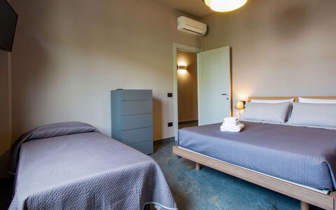 Michelle: Interior Design, Pavimento, Pavimentazione, Camera Da Letto, Camera, Letto, Soffitto, Telaio Del Letto, Lenzuolo, Appartamento