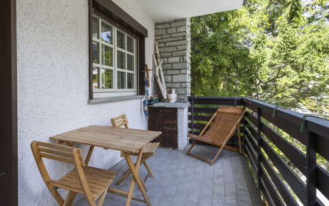 Larici: Sedia, Mobili Da Esterno, Cortile, Balcone, Larice, Villa, Pine Famiglia, Eco Hotel