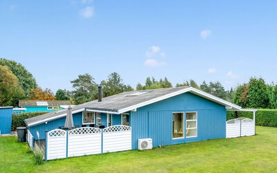 Einari - 500M from the Sea