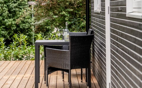 Assa - 500M from the Sea: Legna, Villetta, Casa, Casa, Porta, Latifoglie, Edifici Giardino, Color Legno, Log Cabin, Plank