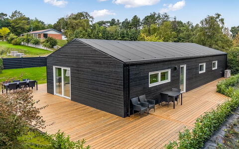 Assa - 500M from the Sea: Legna, Villetta, Casa, Casa, Porta, Latifoglie, Edifici Giardino, Color Legno, Log Cabin, Plank