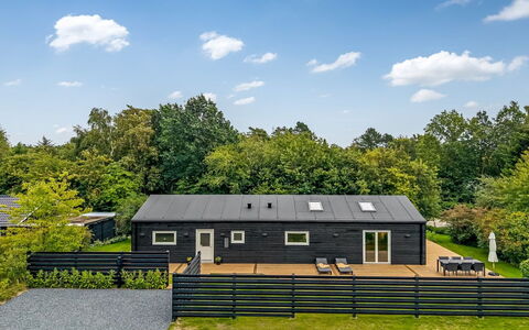 Assa - 500M from the Sea: Legna, Villetta, Casa, Casa, Porta, Latifoglie, Edifici Giardino, Color Legno, Log Cabin, Plank