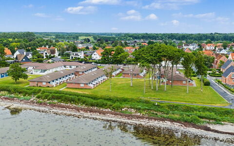 Asfrid - 80M from the Sea: Zona Residenziale, Paesaggio, Casa, Casa, Lotto, Insediamento Umano, Urban Design, Sobborgo, Estate, Landscaping