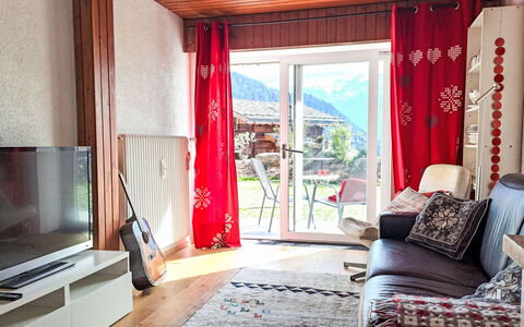 Apollo 2: Mobilia, Interior Design, Pavimentazione, Divano, Soggiorno, Camera, Pavimento, Casa, Sedia, Soffitto