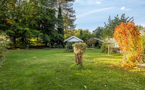 Ranka - 300M from the Sea: Villetta, Backyard, Cortile, Edifici Giardino, Capannone, Raccordo, Mobili Da Esterno, Log Cabin, Struttura Esterna, Baracca