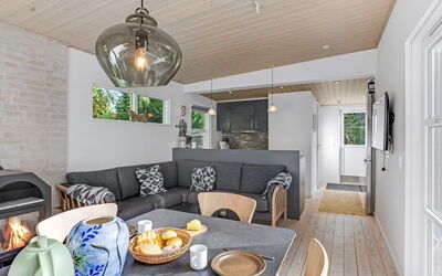Cornel - 300M from the Sea